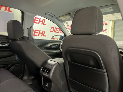 Used 2022 GMC Terrain SLE w/ Driver Convenience Package FWD image 12