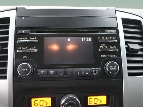 Used 2014 Nissan Frontier SV w/ SV Value Truck Package AWD/4WD image 27