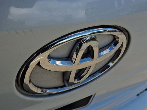 Used 2023 Toyota Highlander XLE AWD/4WD image 31
