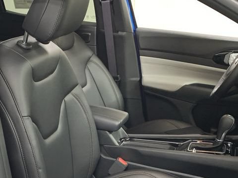 New 2025 Jeep Compass Limited w/ Sun & Sound Group AWD/4WD image 23