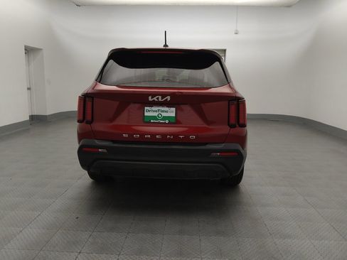 Used 2022 Kia Sorento LX image 7