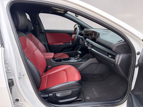 Used 2025 Kia K4 GT-Line w/ GT-Line Premium Package image 15