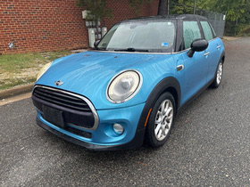 Used 2017 MINI Cooper 4-Door Hardtop FWD image 1