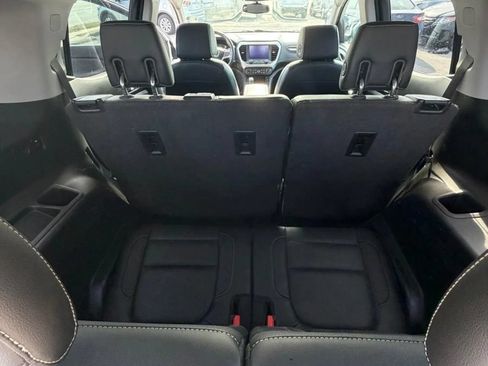 Used 2017 GMC Acadia SLT FWD image 17