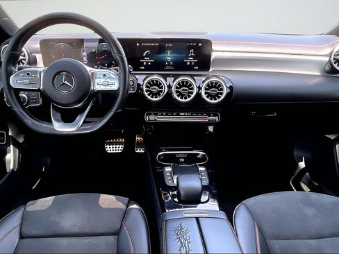 Used 2022 Mercedes-Benz CLA 250 image 7