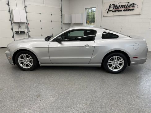 Used 2014 Ford Mustang Coupe RWD image 8