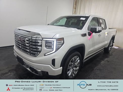Used 2025 GMC Sierra 1500 Denali w/ Denali Reserve Package AWD/4WD image 1