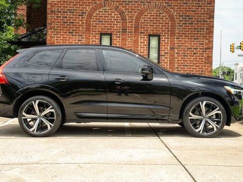 Used 2024 Volvo XC60 B5 Ultimate w/ Protection Package Premier AWD/4WD image 4