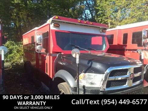 Used 2016 RAM 5500 Tradesman w/ Chrome Appearance Group RWD image 1