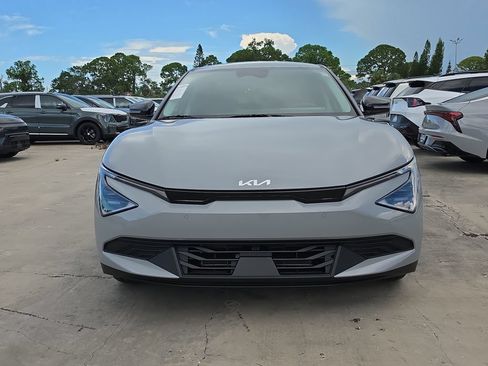 New 2026 Kia EV6 Light RWD image 2