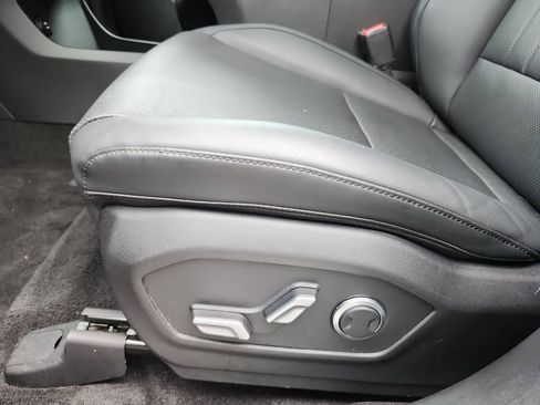 Used 2025 Hyundai Santa Fe SEL FWD image 26