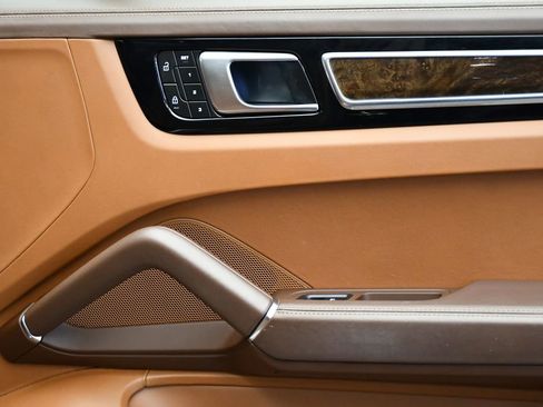 Used 2023 Porsche Cayenne Platinum Edition image 48