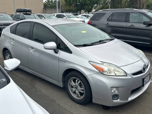 Used 2010 Toyota Prius Three FWD image 2
