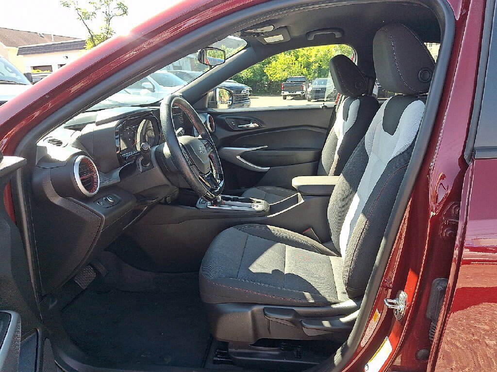 Used 2024 Chevrolet Trax RS w/ Driver Confidence Package FWD image 12