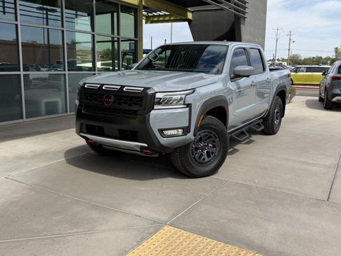 Used 2025 Nissan Frontier PRO-4X w/ Pro Convenience Package AWD/4WD image 2