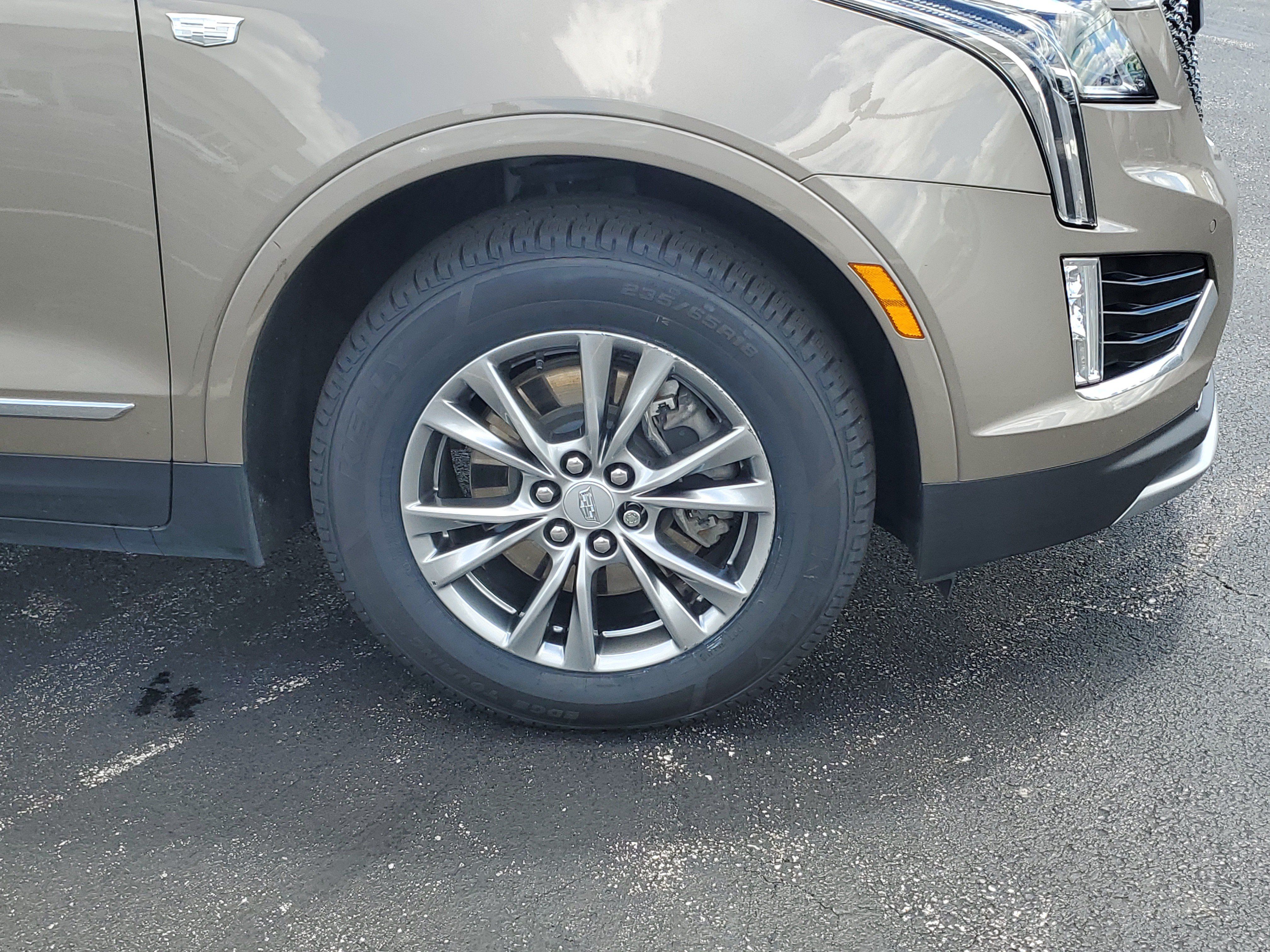 Certified 2023 Cadillac XT5 Premium Luxury AWD/4WD image 5