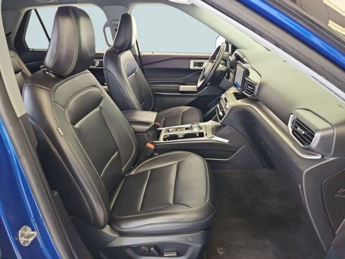 Used 2021 Ford Explorer XLT w/ Equipment Group 202A AWD/4WD image 28