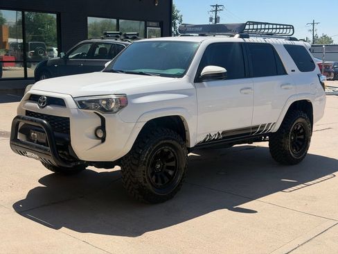 Used 2016 Toyota 4Runner SR5 AWD/4WD image 16