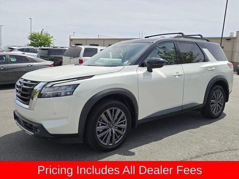 Used 2022 Nissan Pathfinder SL w/ SL Premium Package FWD image 7