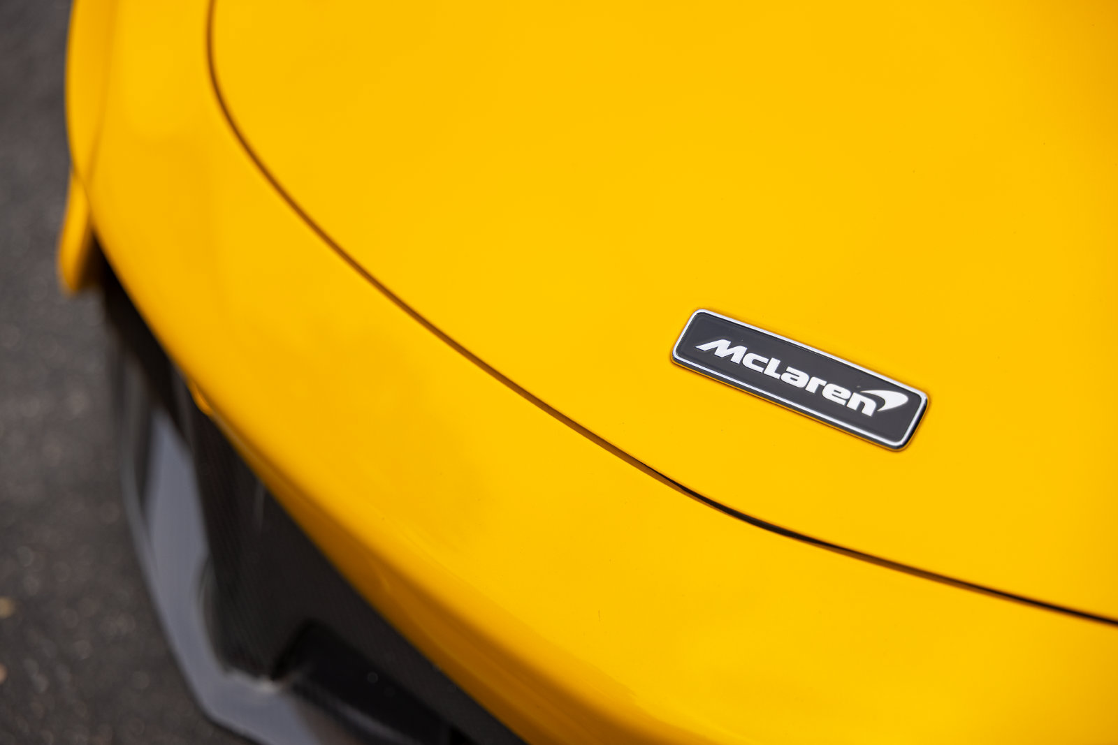 Used 2023 McLaren Artura RWD image 30