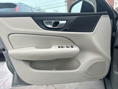 Used 2025 Volvo S60 B5 Plus image 14