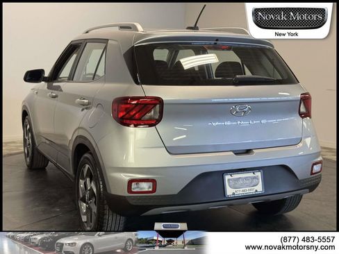 Used 2025 Hyundai Venue SEL FWD image 8