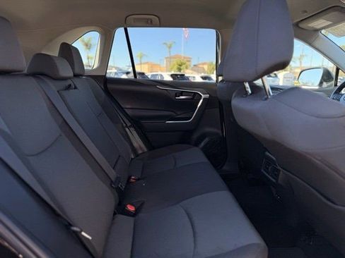 Used 2025 Toyota RAV4 XLE image 19