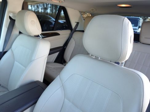 Used 2018 Mercedes-Benz GLE 350 4MATIC image 13