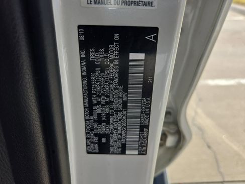 Used 2011 Toyota Sequoia Platinum image 39