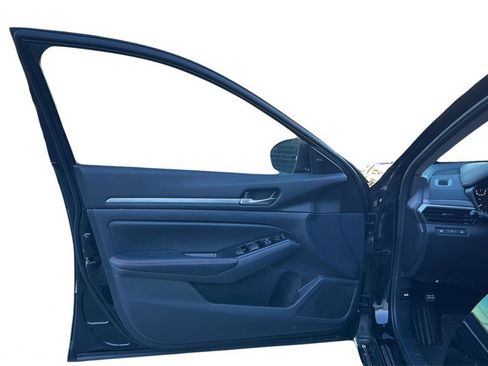 Used 2025 Nissan Altima 2.5 SR image 29