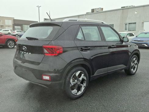 Certified 2023 Hyundai Venue SEL image 5