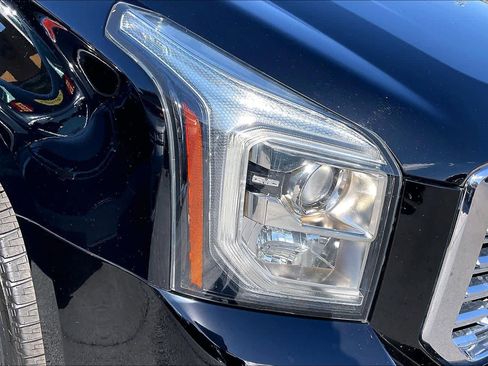 Used 2019 GMC Yukon Denali w/ Denali Ultimate Package image 27