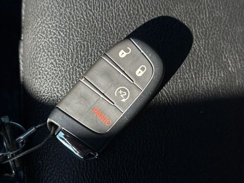 Used 2025 Jeep Compass Limited AWD/4WD image 31