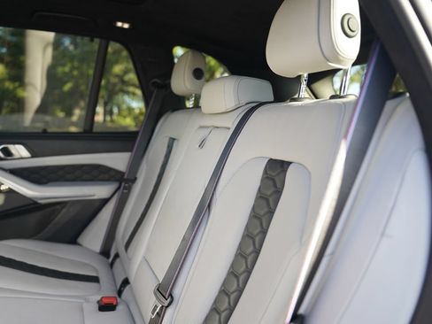 Used 2021 BMW X5 M w/ Competition Package AWD/4WD image 11