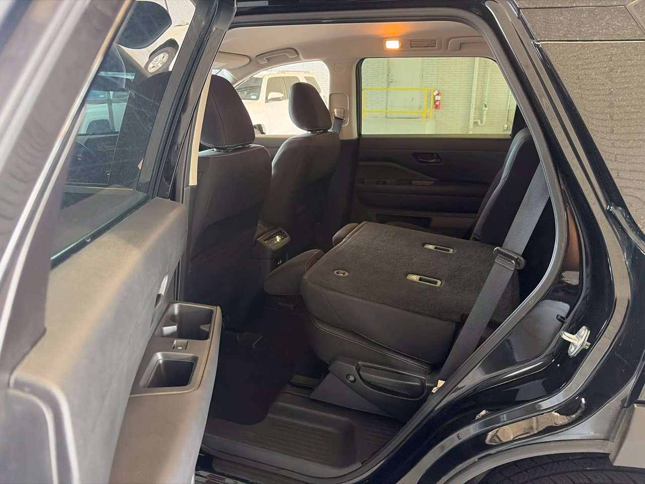 Used 2025 Nissan Pathfinder SV AWD/4WD image 8