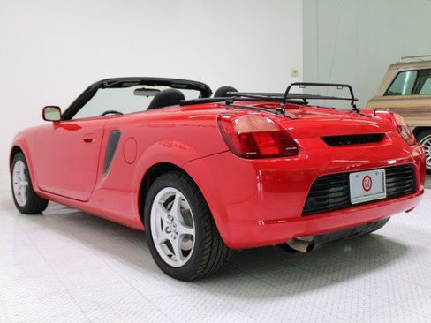 Used 2001 Toyota MR2 image 3