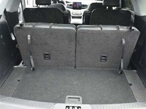 Used 2022 Ford Explorer XLT w/ Equipment Group 202A image 22