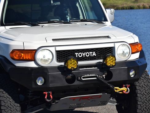 Used 2010 Toyota FJ Cruiser 4WD image 3