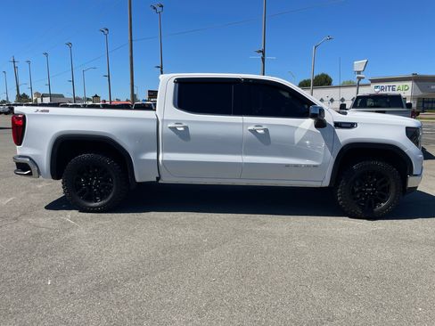 Used 2024 GMC Sierra 1500 SLE w/ X31 Off-Road Package AWD/4WD image 4