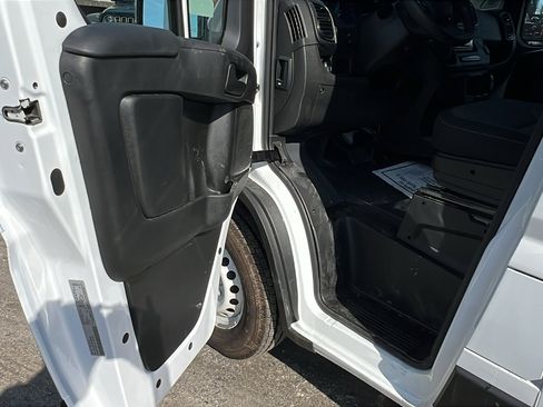 Used 2025 RAM ProMaster 2500 w/ Storage Group image 15
