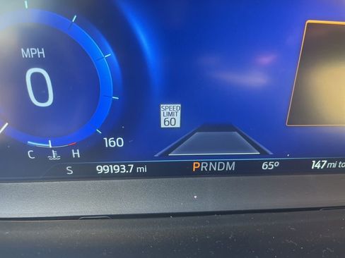 Used 2020 Ford Explorer Platinum w/ Premium Technology Package image 10