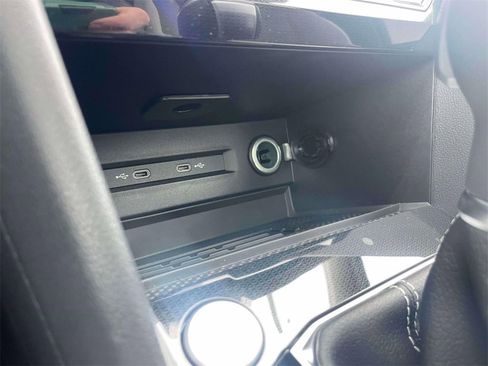 New 2026 Volkswagen Taos SE image 32