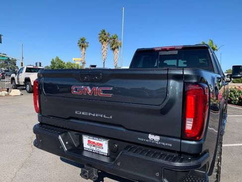Used 2023 GMC Sierra 2500 Denali AWD/4WD image 9