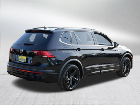 Certified 2024 Volkswagen Tiguan SE R-Line image 7