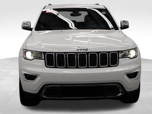 Used 2018 Jeep Grand Cherokee Limited image 3