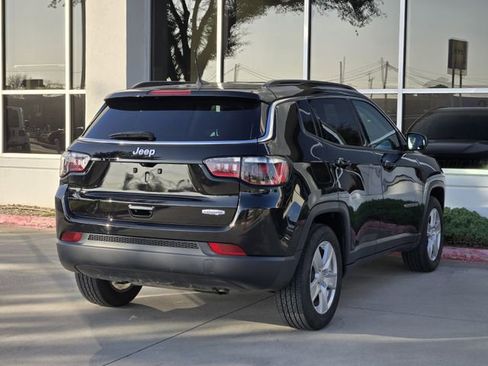 Certified 2022 Jeep Compass Latitude image 7