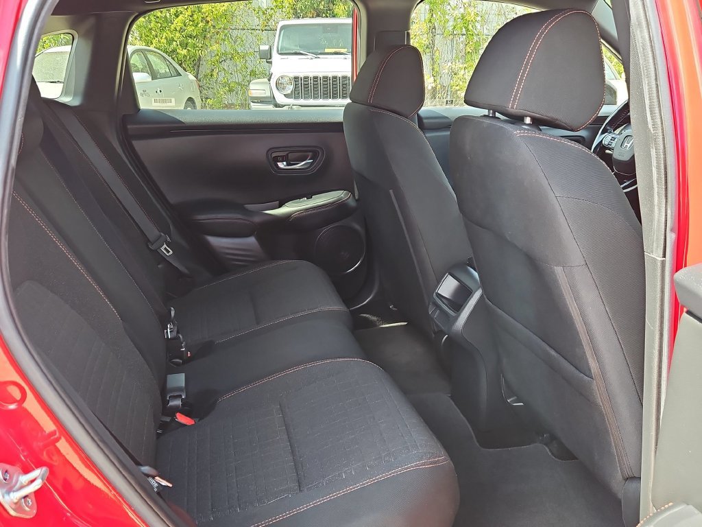 Used 2025 Honda HR-V Sport image 27