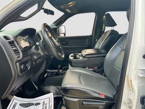 Used 2023 RAM 2500 Tradesman w/ Chrome Appearance Group image 20