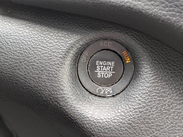 Used 2021 Jeep Cherokee Trailhawk AWD/4WD image 27
