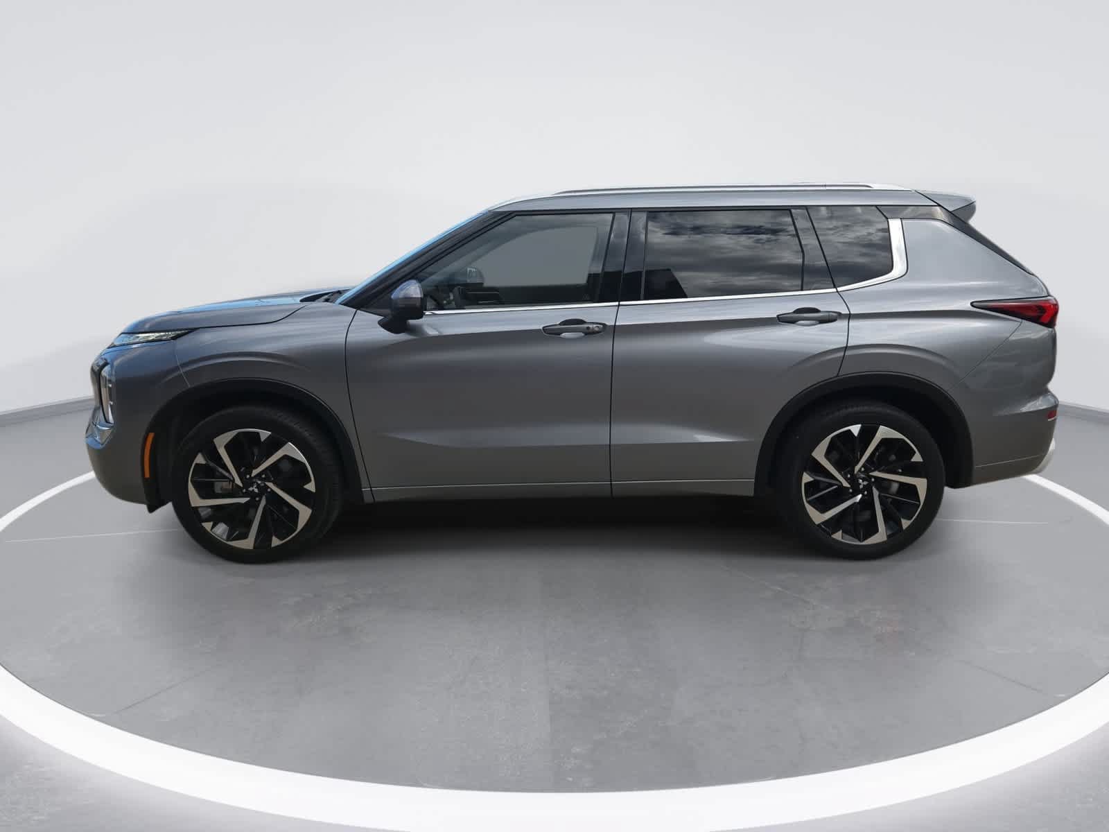 Used 2024 Mitsubishi Outlander SEL FWD image 5
